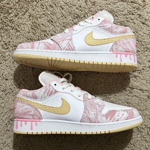 Air Jordan 1 Low GS ‘Strawberry Ice Cream’